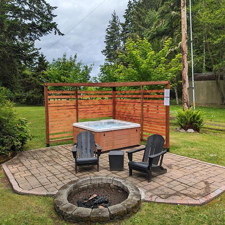 Fox Paws Luxury Cabin - Hot Tub, Fire Pit & Pines! Hansville ภายนอก รูปภาพ
